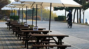 Noleggio di panche e tavoli da birreria per eventi: tutto quello che devi sapere
